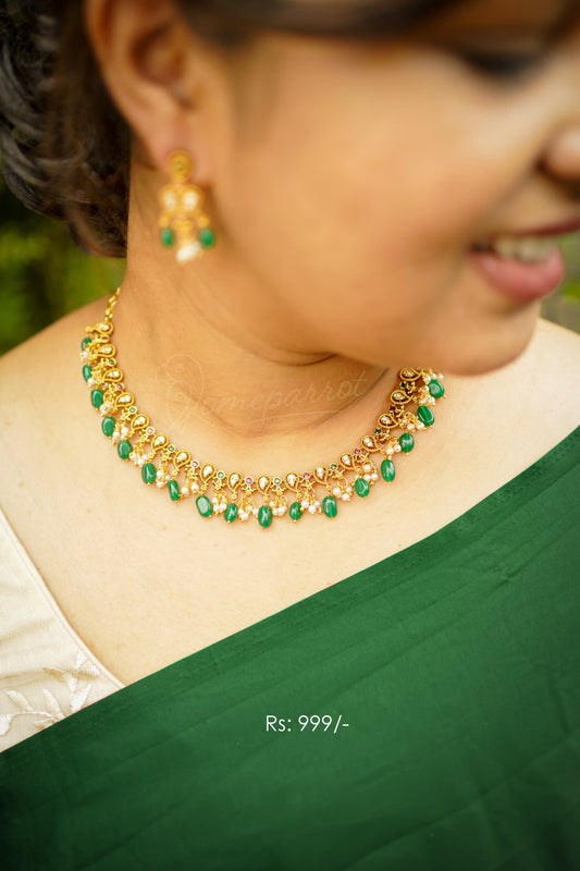 Beautiful Green Short Necklace Set
