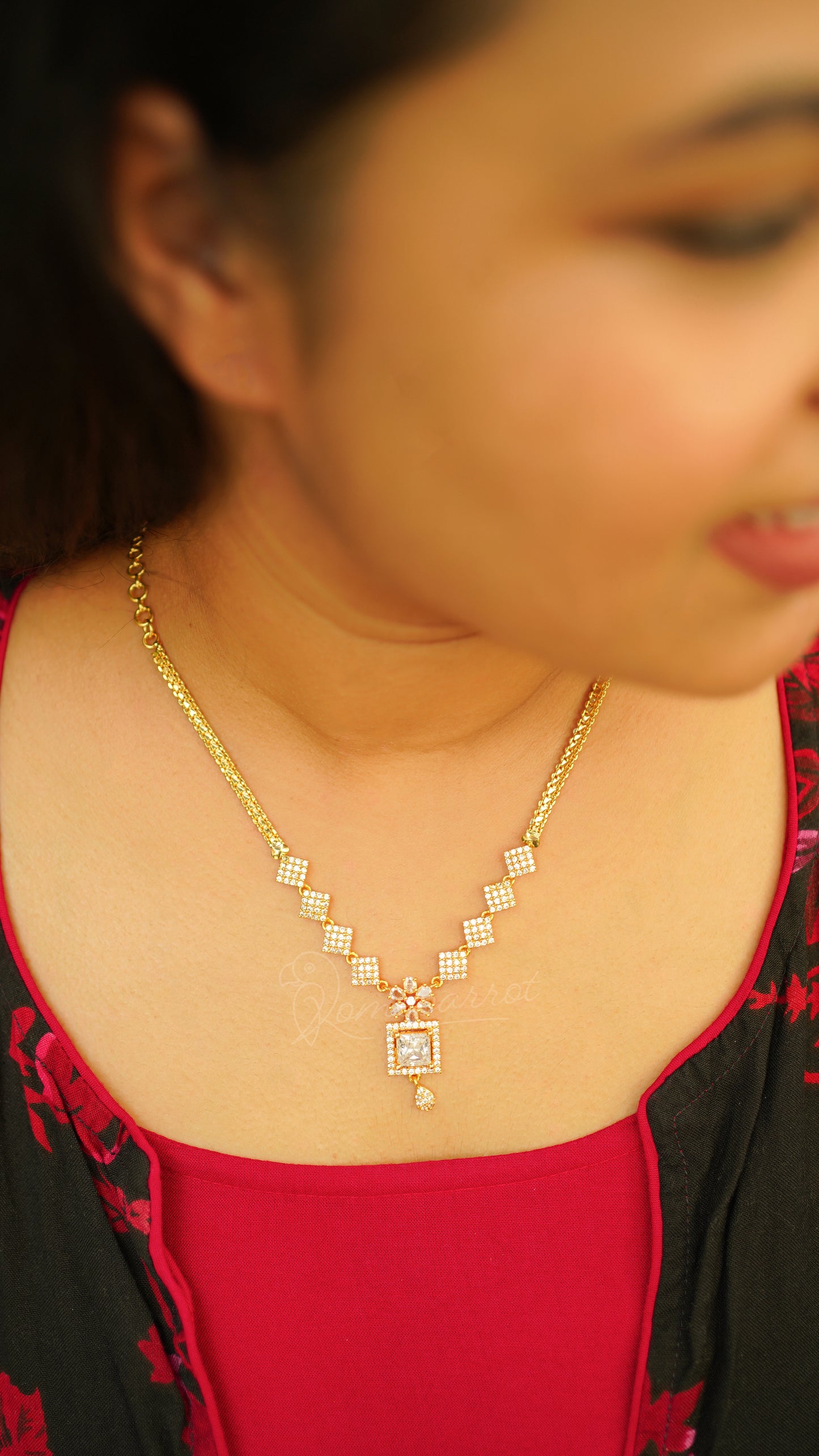 Short plated necklace