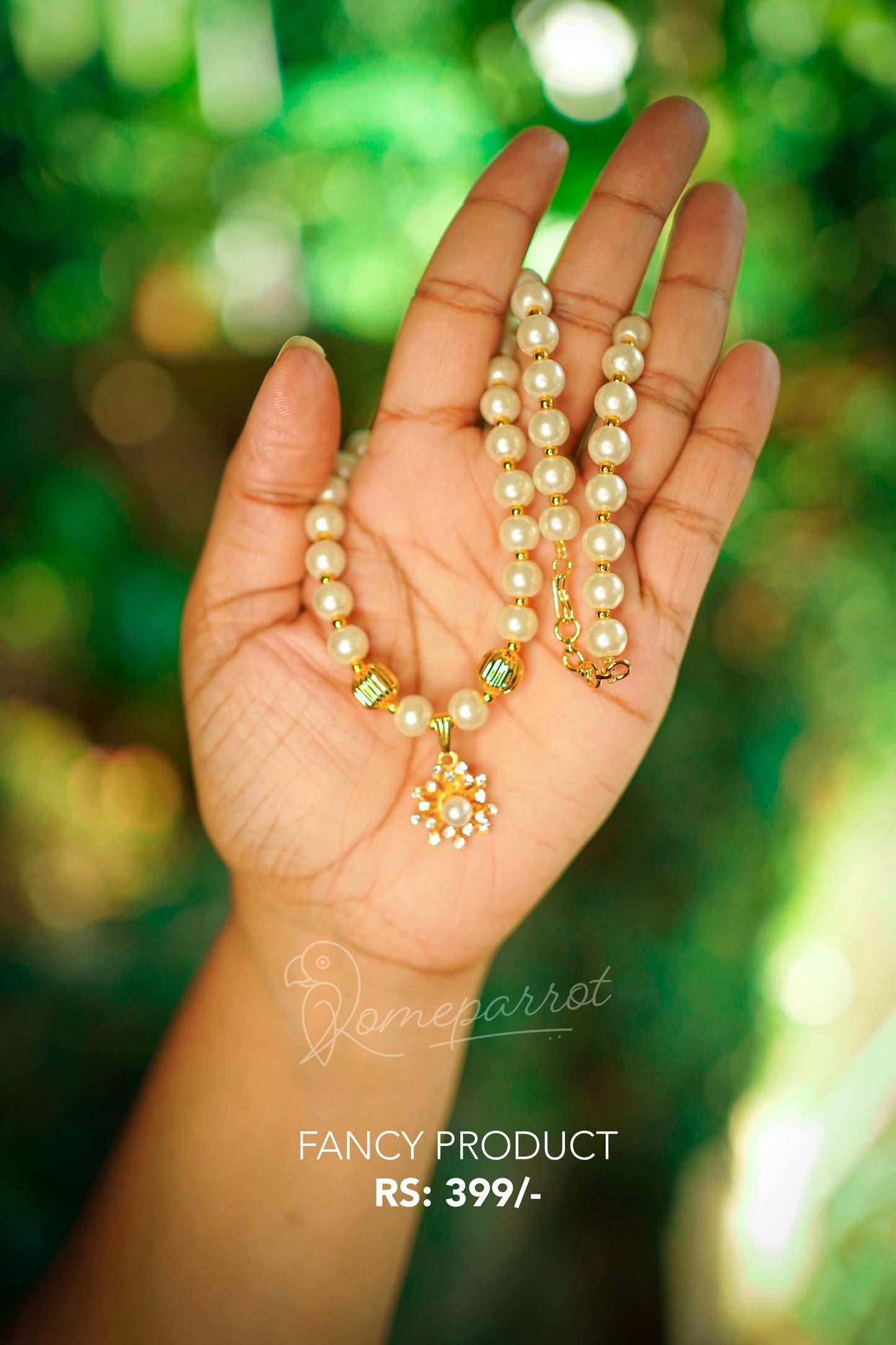Short Pearl chain