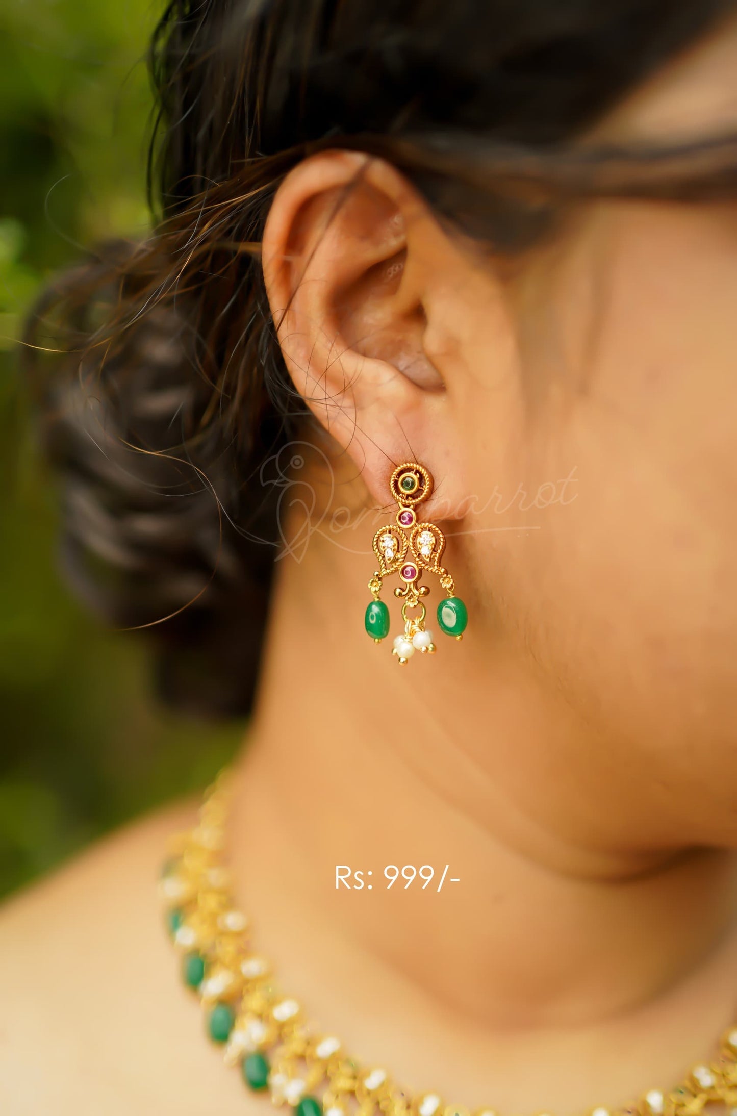 Beautiful Green Short Necklace Set