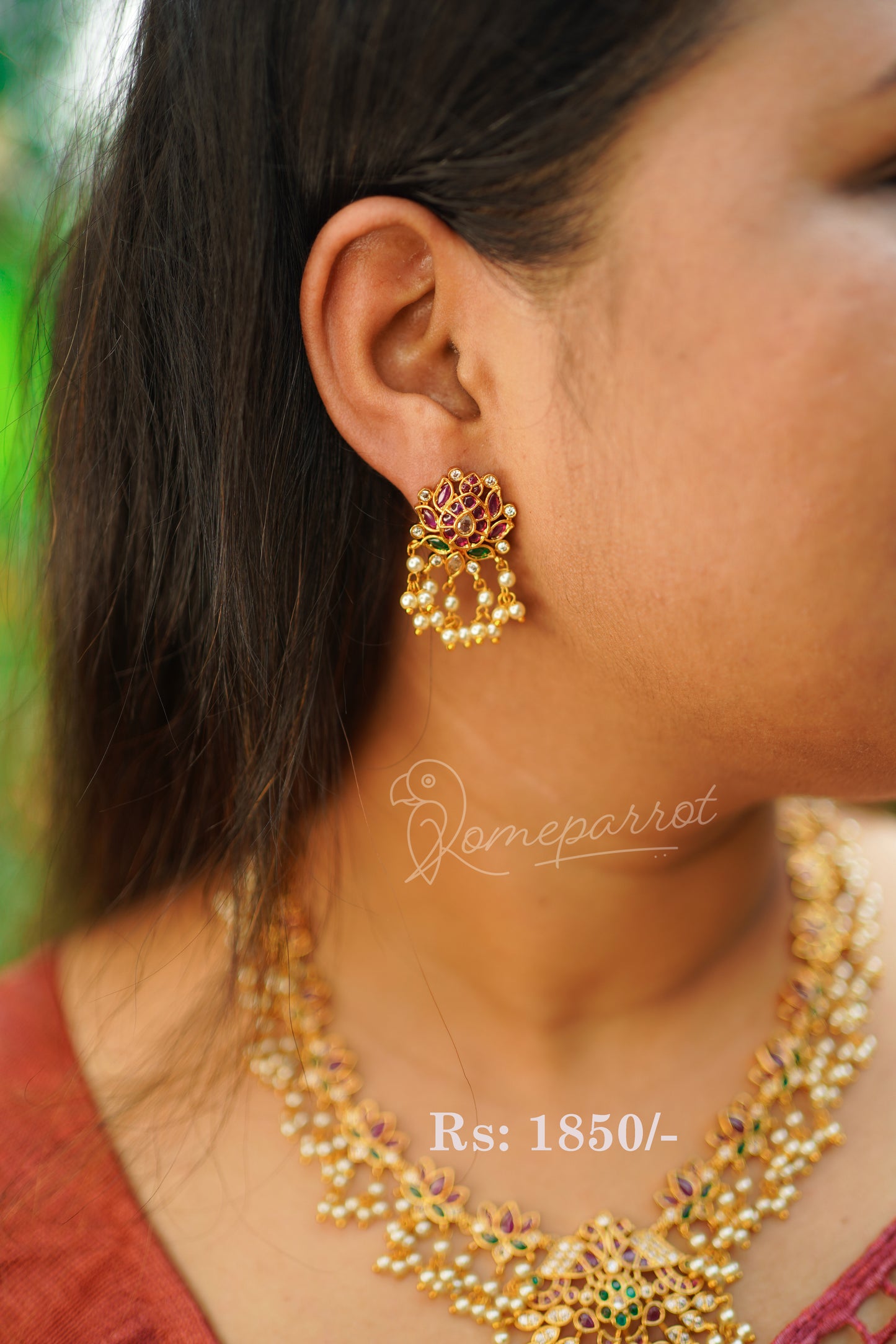 Guttaspusalu Neckalce locket with earrings