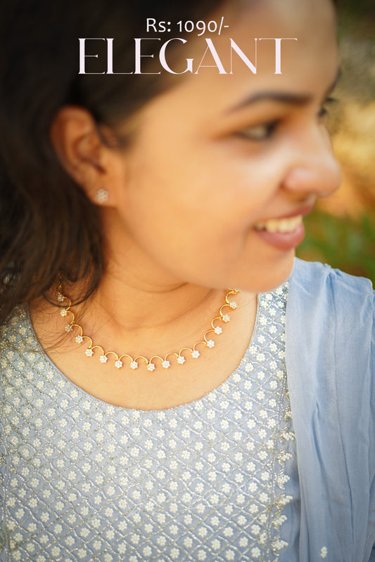 Stylish Floral Necklace Set