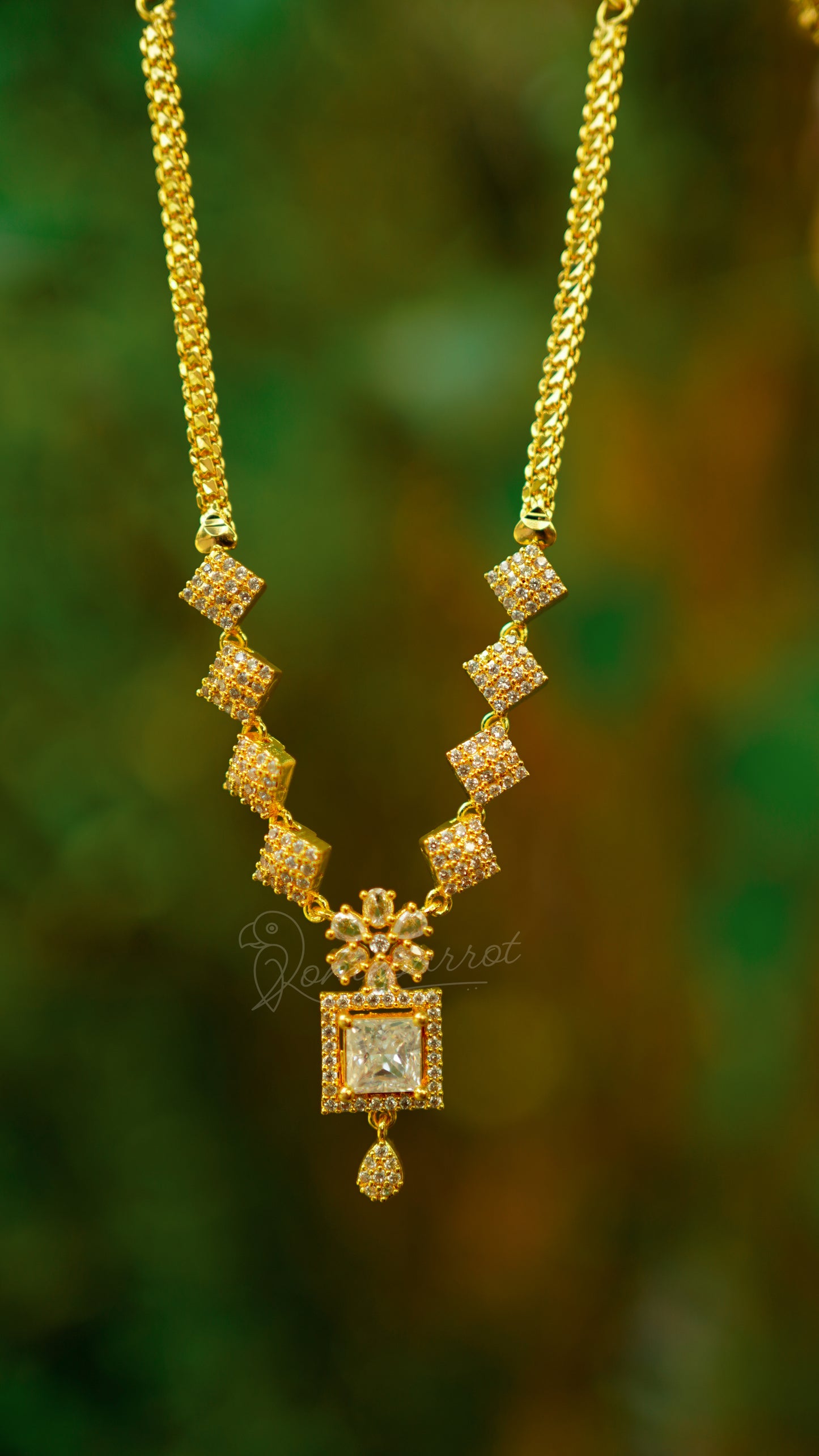 Short plated necklace