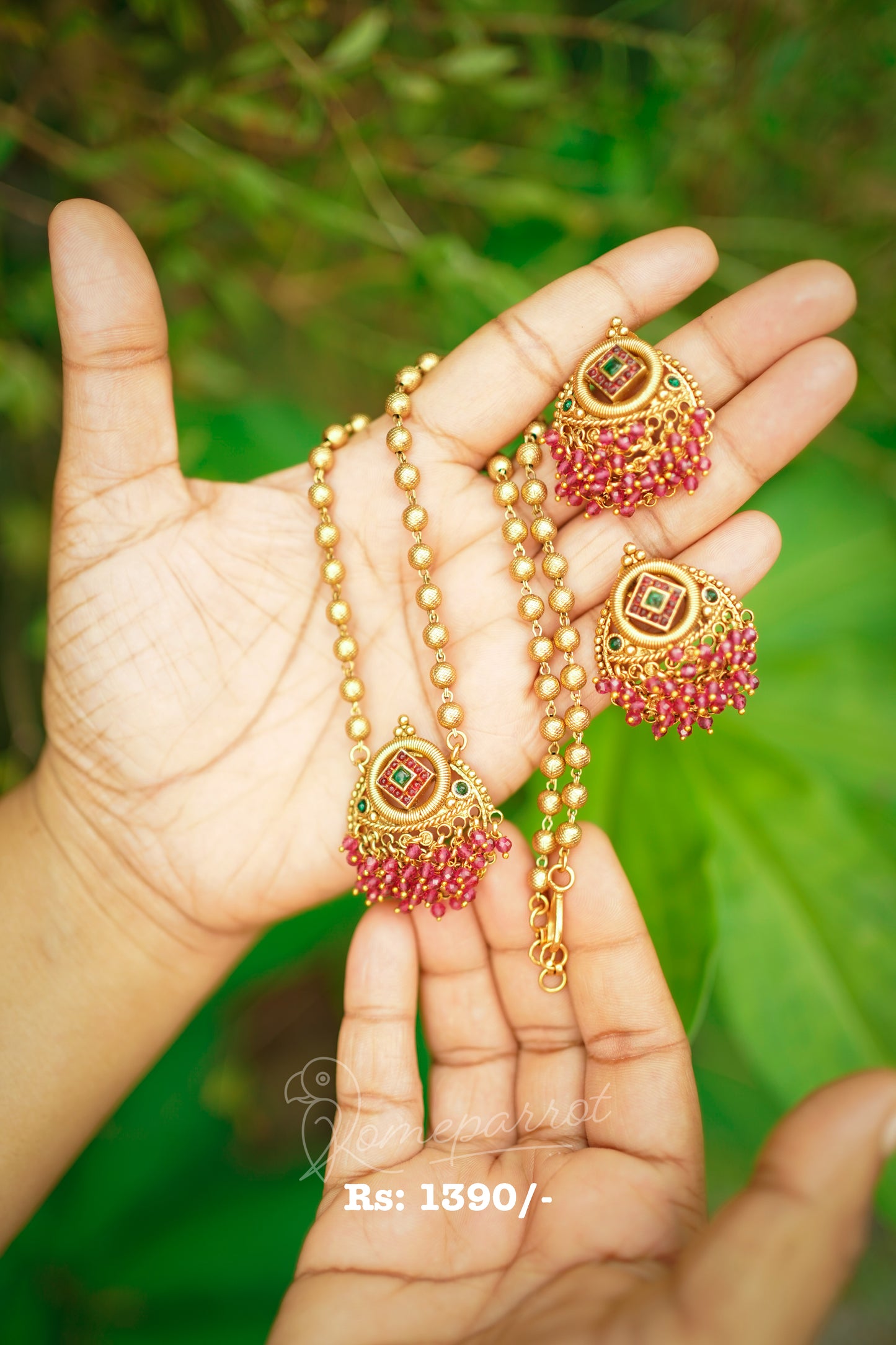 Antique Necklace Set