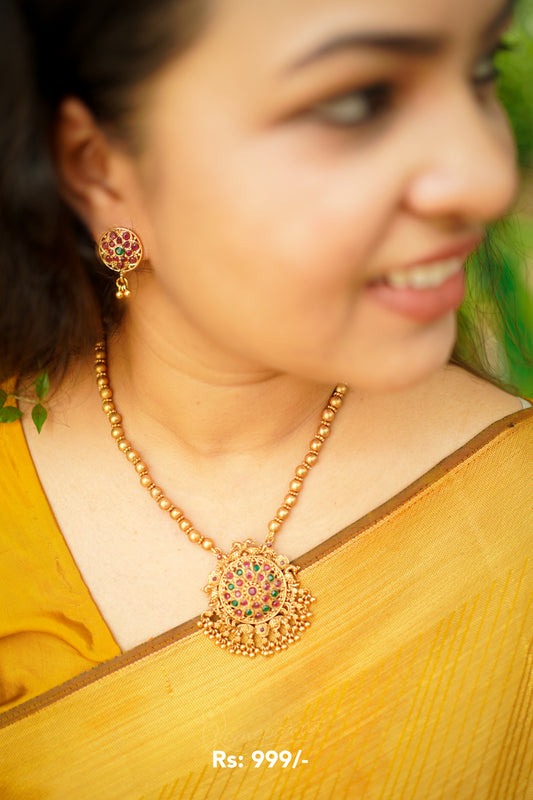 Antique Necklace Set