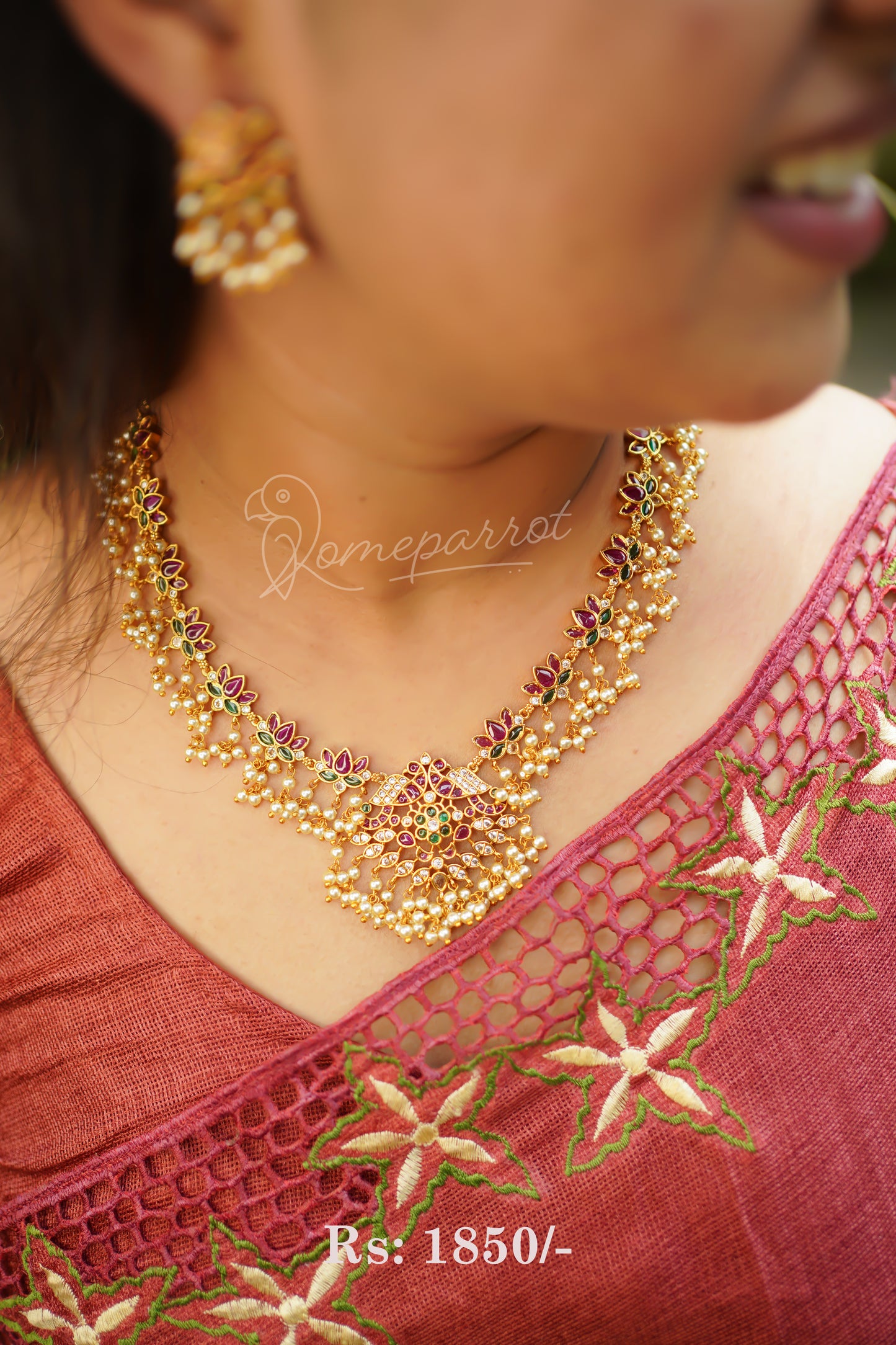 Guttaspusalu Neckalce locket with earrings