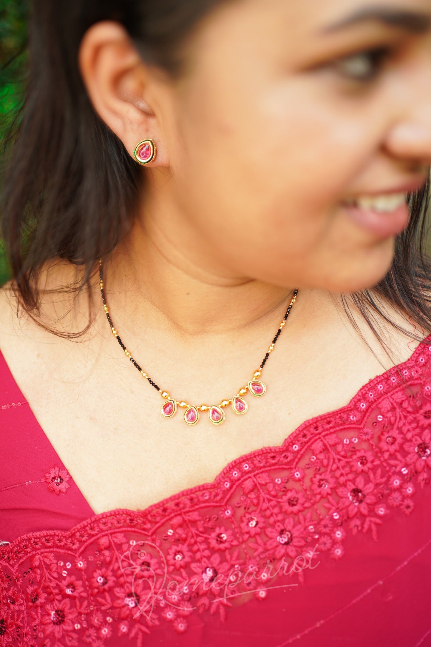 Black gold mix beaded chain set